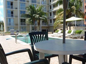 Holiday Inn Express & Suites Nassau Exteriér fotografie